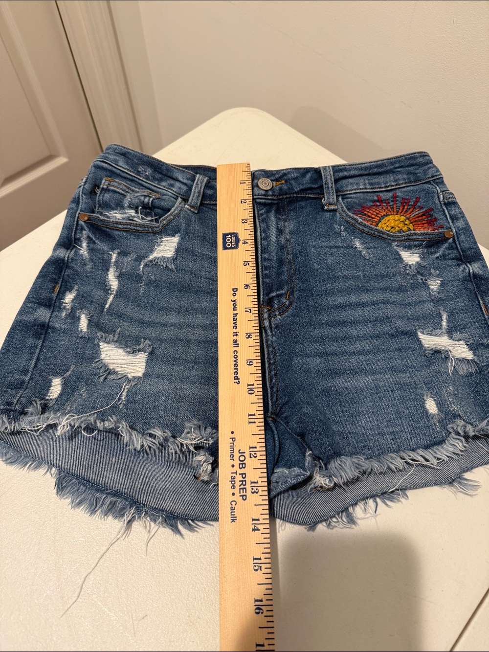 Judy Blue Distressed Denim Shorts Rainbow Sunburst Embroidery 3” Inseam 29 waist - Picture 12 of 16